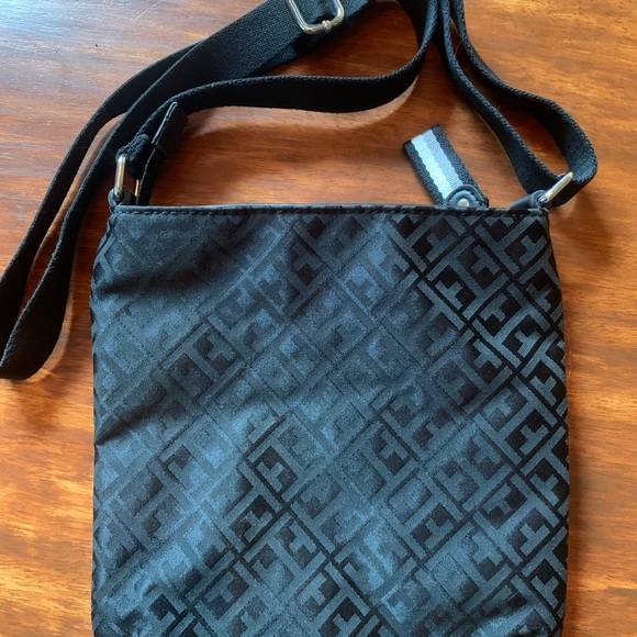 Tommy Hilfiger Crossbody bag - Picture 3 of 5